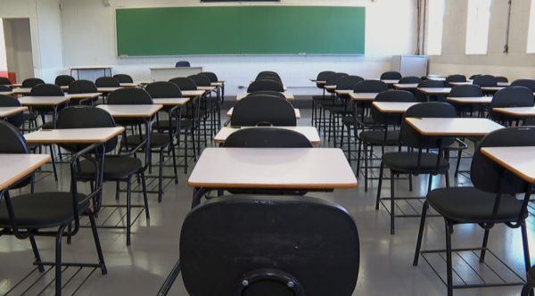 Seduc antecipa feriado escolar do Dia do Professor de 15 para 13 e estica feriadão nas escolas
