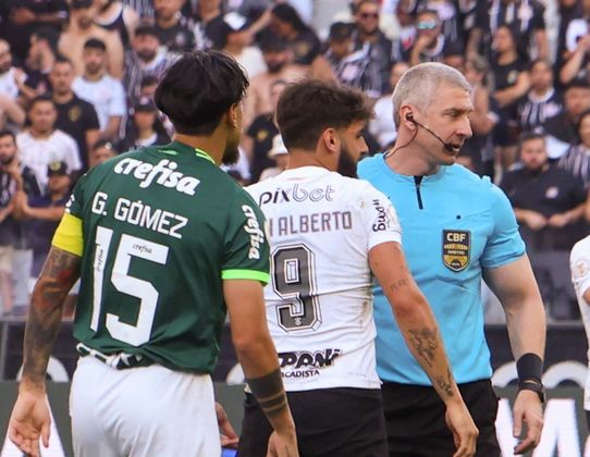 Em jogo morno, Corinthians e Palmeiras empatam sem gols em Itaquera