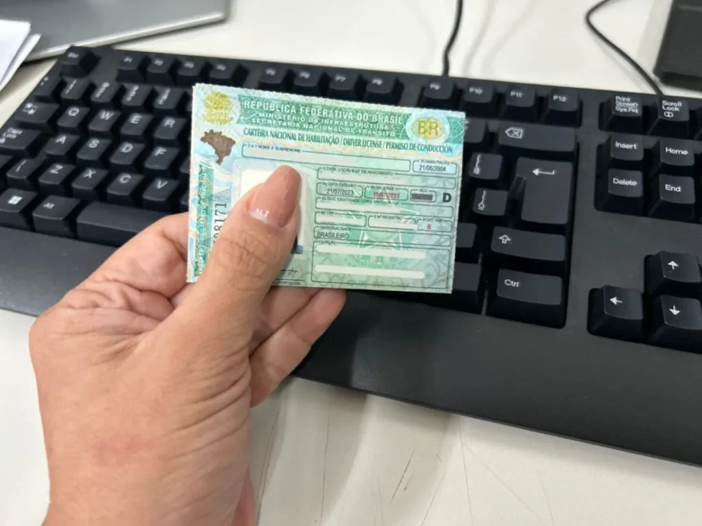 Sob protesto de autoescolas, Governo estuda fim da exigência de aulas prática para concessão de CNH