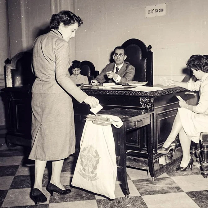 O DIA NA HISTÓRIA – Dia da Conquista do Voto Feminino no Brasil ...