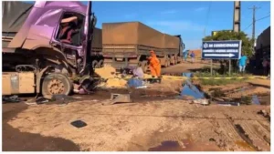 Carreteiro morre em acidente no Candeias6
