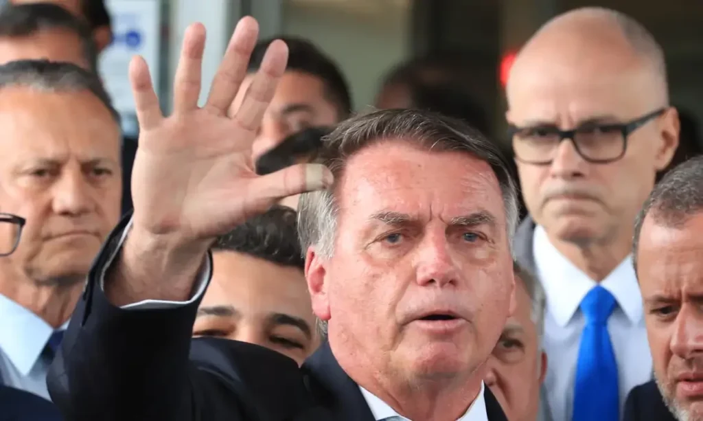 Rigor da Lei - Bolsonaro terá de explicar, em 24 horas, arma apreendida com militar em blitz
