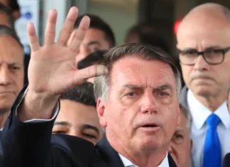 Rigor da Lei – Bolsonaro terá de explicar, em 24 horas, arma apreendida com militar em blitz