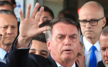 Rigor da Lei – Bolsonaro terá de explicar, em 24 horas, arma apreendida com militar em blitz