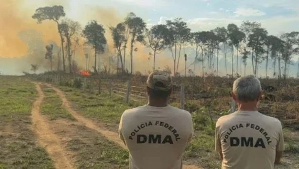 Acusada de incendiar intencionalmente reserva legal de fazenda em Alto Paraíso é presa pela Federal