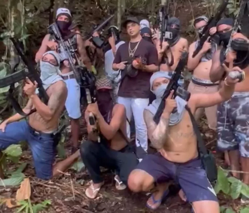 EUA oficializam PCC e CV como grupo terroristas a partir desta sexta-feira: o que muda para o Brasil?