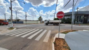 Governo-do-Estado-investe-mais-de-R-33-milhoes-para-sinalizacao-de-transito-em-Jaru_Fotos-Luciane-Goncalves
