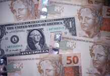 Dólar abre em leve alta, com novos dados de emprego no radar