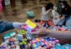 Além do absorvente, ausência de dados e omissão do Estado agravam falta de dignidade menstrual para mulheres negras e pobres no Brasil