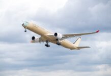 Avião que fará rota mais longa do mundo completa primeiro voo de teste; veja como foi a viagem