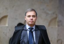 Em uma semana, André Mendonça dispara e conquista 1,3 milhão de seguidores