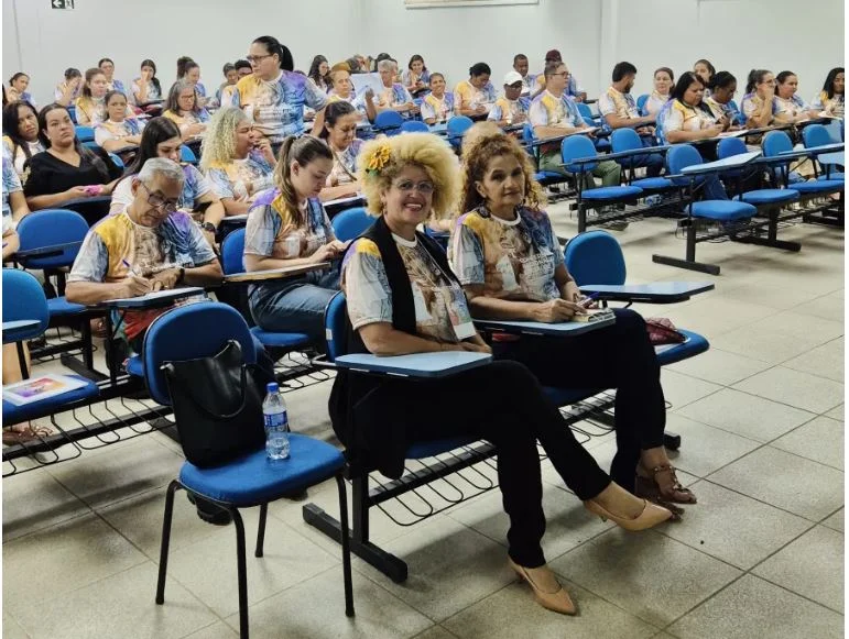Sol de Verão é única vereadora a prestigiar conferência regionalizada de saúde de Jaru