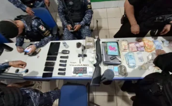 Ao ver a PM, ‘Soró’ dá pinote, pula muros, invade casas, mas é preso com $13 mil, drogas e apetrechos