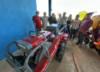 Associação Águas Claras em Vilhena recebem implementos agrícolas de Cirone e Amanda