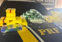 Passageiro trazia 28 kg de crack e pó de Guajará, ‘vacilou’ em revista policial e foi preso pela PRF