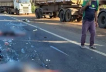 Mais uma tragédia na nova 364 – Em colisão de motos, casal cai na pista e é esmagado por caminhão, em Jaru