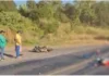 Mais uma tragédia na nova 364 – Em colisão de motos, casal cai na pista e é esmagado por caminhão, em Jaru