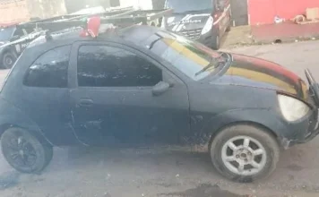Presos com arma artesanal calibre 12 e Ford Ka que pode ter sido usado em roubo a coronel da PM; 1 é foragido
