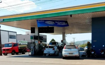 Governo anuncia proposta para elevar etanol na gasolina de 30% para 32% para segurar preços