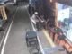 Bandidos chegam primeiro – Enquanto aguardava pedido em lanchonete, casal é rendido e roubado por bando armado