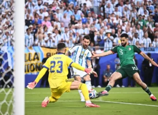 Argentina vence Argélia, e Messi iguala Klose como maior goleador da história das Copas do Mundo