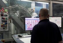 Homens tendem a usar ofertas de emprego para conseguir aumentos salariais mais do que mulheres, mostra estudo