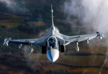 Embraer vai produzir mais 20 caças Gripen no interior de SP