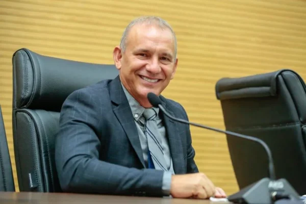 Condenado por beneficiar construtora, Ezequiel Neiva é barrado por unanimidade pelo TRE