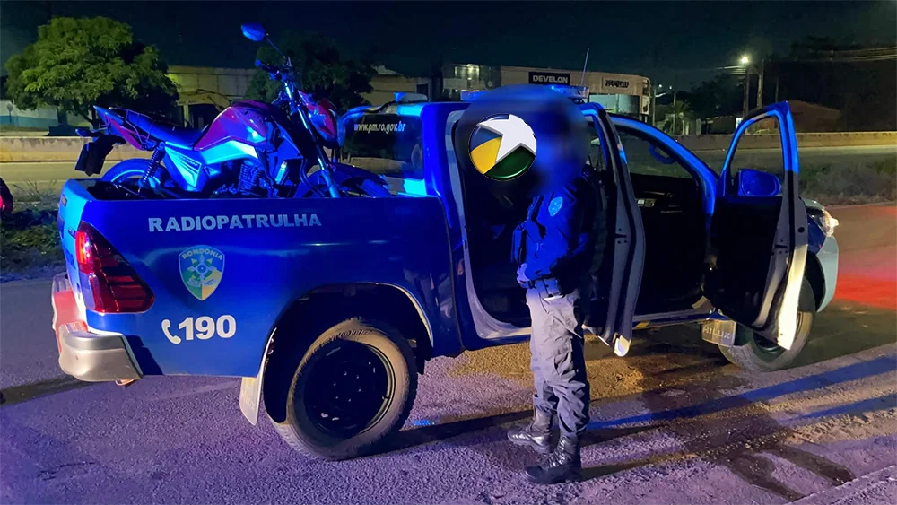 Adolescente pega moto da mãe 'pra dar rolê', é abordado, foge, cai e é apreendido pela PM