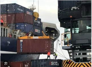 Mesmo com tarifaço, déficit comercial dos EUA dispara 42% em maio com alta das importações