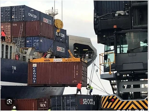 Mesmo com tarifaço, déficit comercial dos EUA dispara 42% em maio com alta das importações