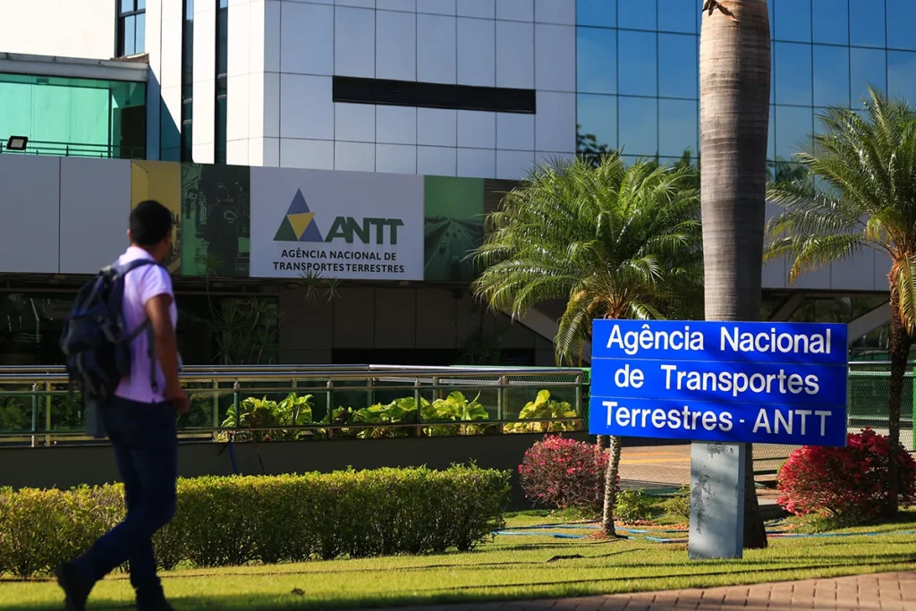 MP investiga ANTT por dificultar concorrência e favorecer empresários