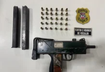 ‘Furtos e Roubos’ estoura ‘mocó’ de facção na Vila Tupy e apreende metralhadora, na capital