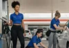 Justiça proíbe exigência de calças legging para mulheres frentistas e determina uniformes normais