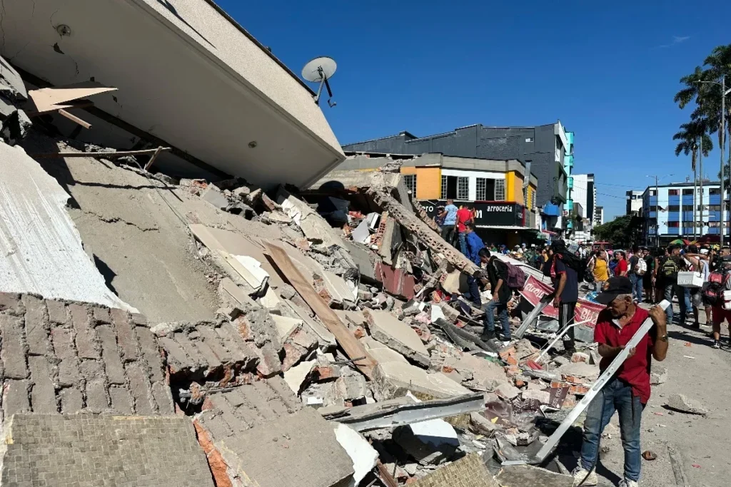 Terremoto de magnitude 7,4 deixa, até o momento, 111 mortos na Colômbia; aeroportos estão fechados