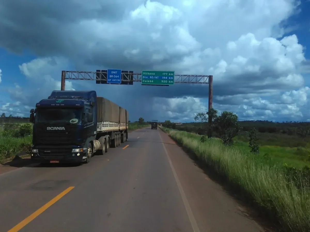Governo anuncia privatização da 364 Vilhena-Cuiabá no mesmo modelo de Rondônia; ninguém dá um ‘pio’