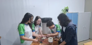 Aluno indígena do Sesi e Senai Cacoal lidera equipe que criou ‘lixeira assistencial’ e vai representar Rondônia em programa nacional