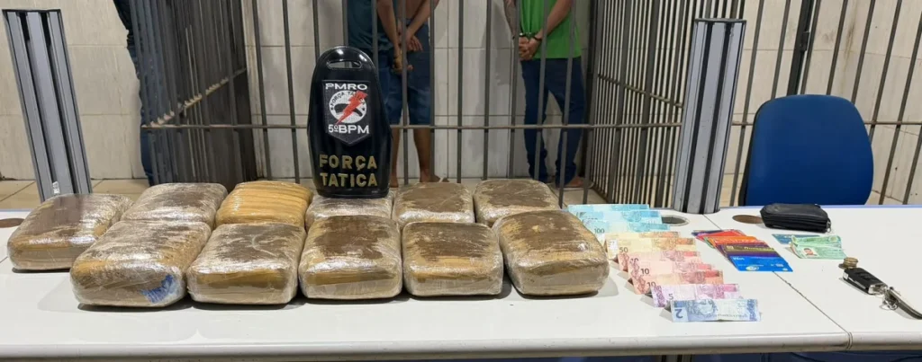 Monitorado por tornozeleira é preso distribuindo maconha em carros suspeito