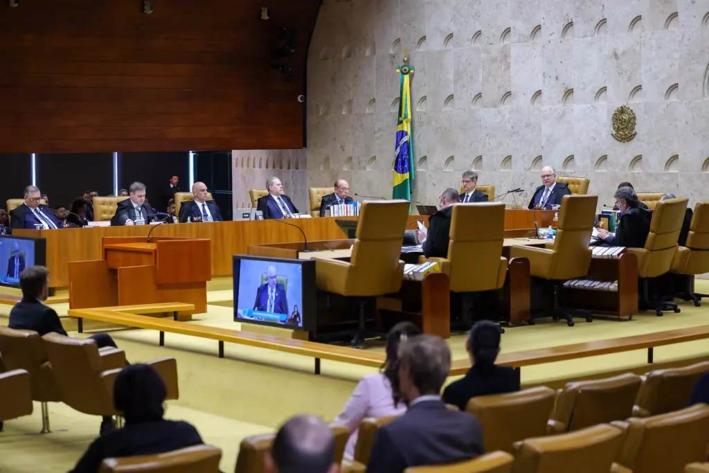STF passa o dia debatendo 'cortina de fumaça' e adia decisão para esta quarta-feira