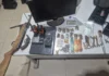 Dono de ‘boca’ foge e abandona menores para encarar a PM em ‘mocó’ com moto roubada e drogas