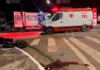 Moto bate na traseira de carro, mulher cai e é esmagada por caminhão, na Carlos Gomes (vídeo)