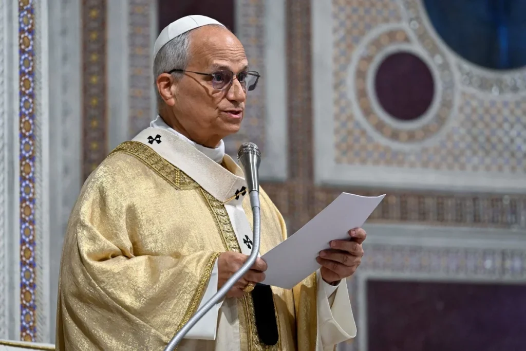 Papa Leão XIV recebe alta, após cirurgia para retirada de carcinoma pulmonar
